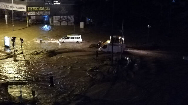 Antalya Kumluca'da sel felaketi