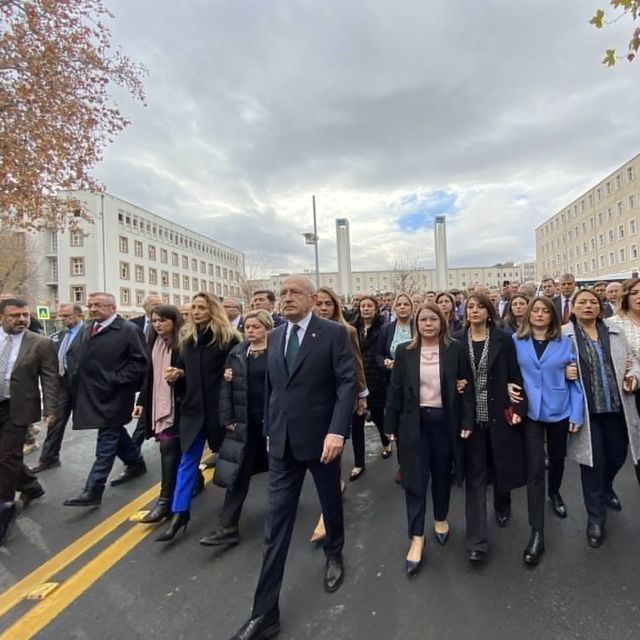Kılıçdaroğlu Adalet Bakanlığı önünde