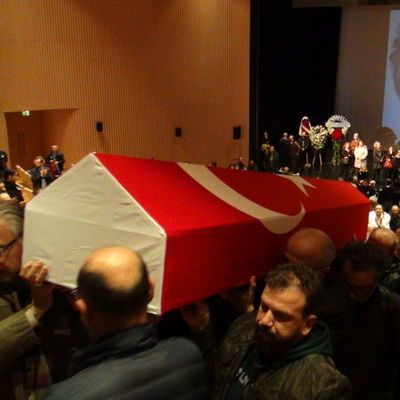 Son yolculuğuna uğurlandı