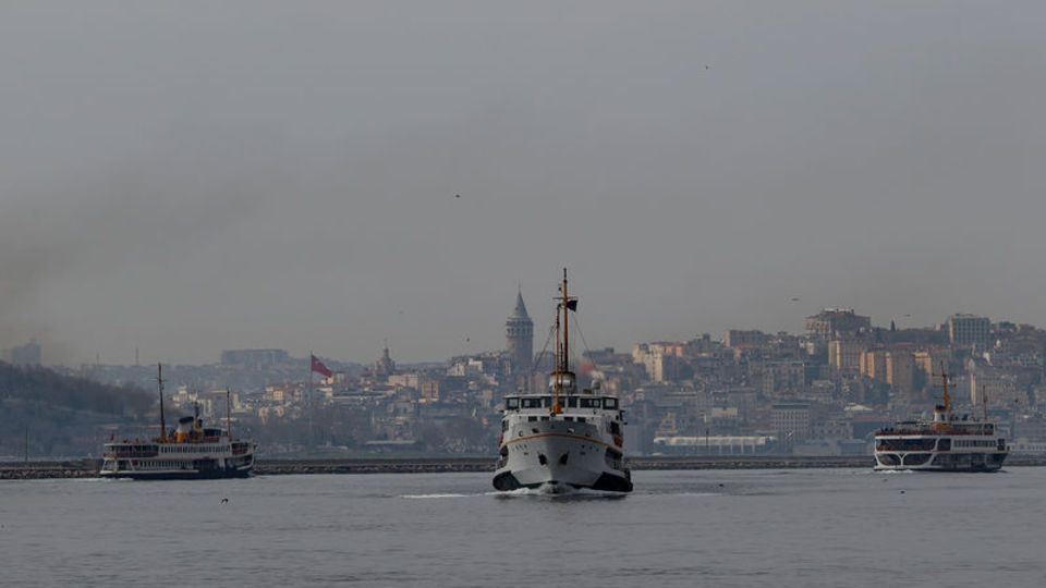 İstanbul'da bazı vapur seferlerine lodos engeli