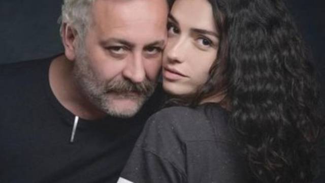 Şaşırtan ayrılık