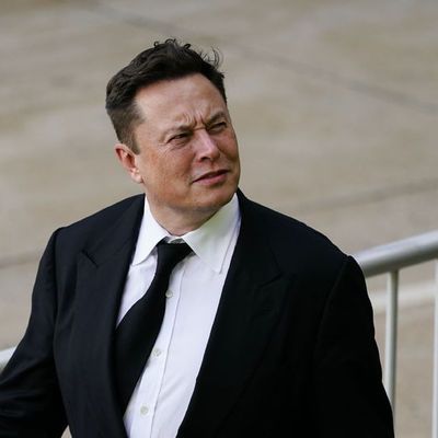 Elon Musk binlerce kişi tarafından yuhalandı