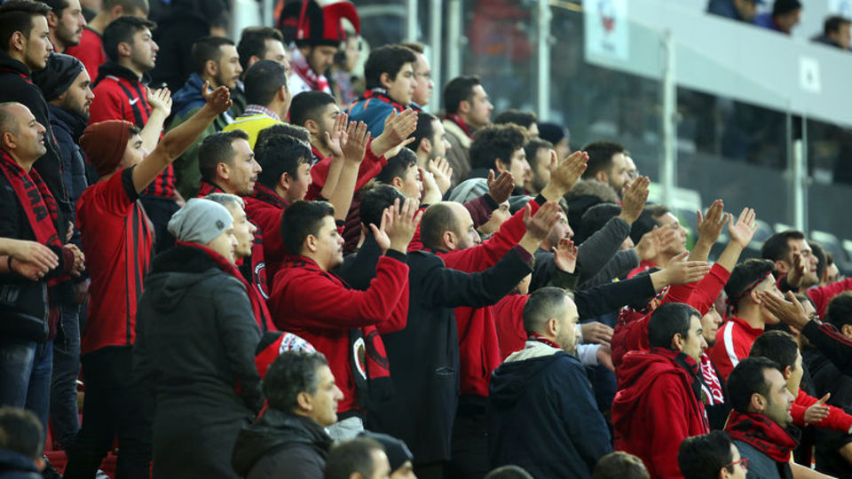 Gençlerbirliği'nde taraftar ile sponsor anlaşmazlığı