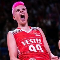 Ebrar Karakurt'tan küfürlü gönderme! Gibi dizisinin İlkkan'ı yorumsuz kalamadı!