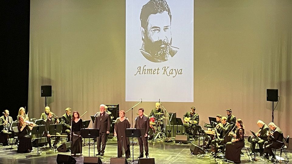 Ahmet Kaya, AKM'de şarkılarıyla anıldı