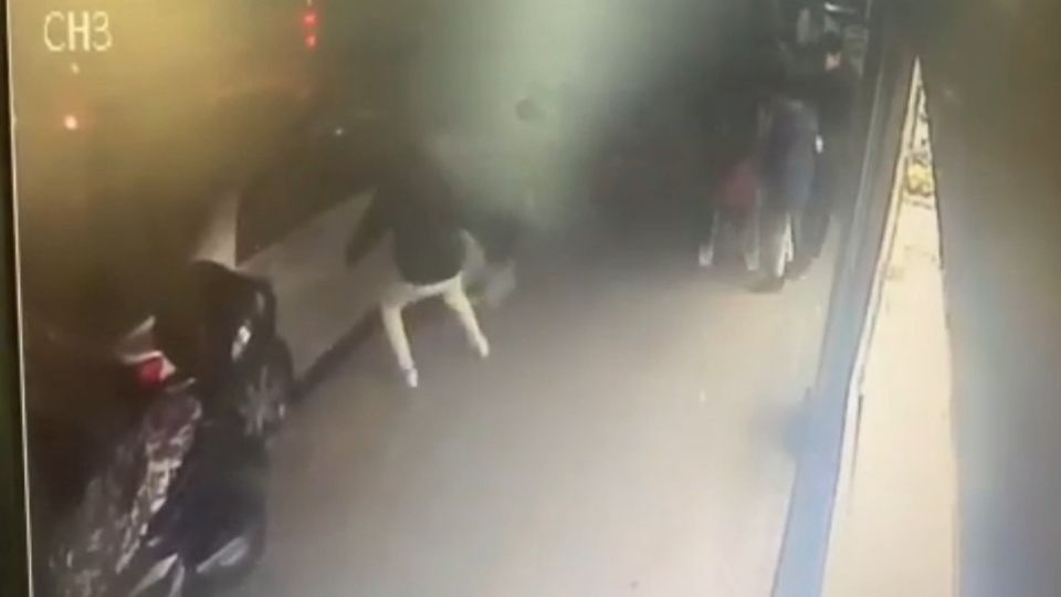 İstanbul'da bebekli ailenin önünde silahlı saldırı!