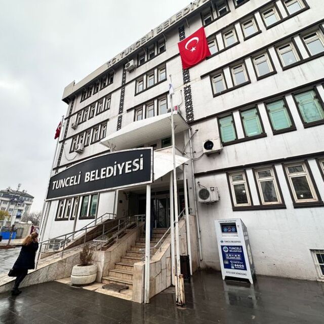 Tunceli Belediyesi'nin elektriği borç nedeniyle kesildi
