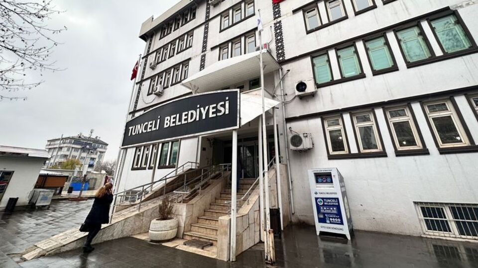 Tunceli Belediyesi'nin elektriği borç nedeniyle kesildi