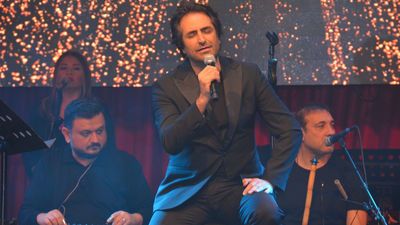 17 yıl sonra İzmir'de sahne aldı