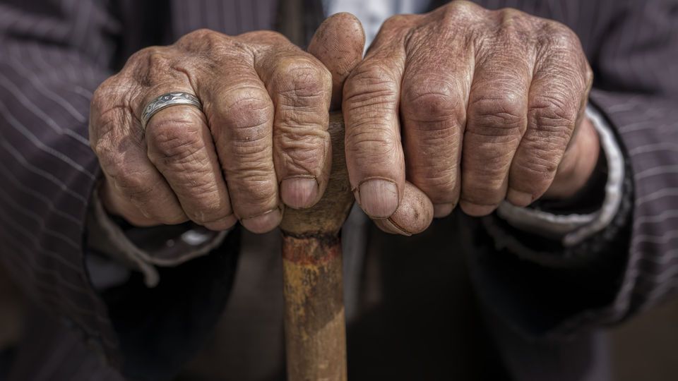Hastanelerde 85 yaş üstü için 'Sağlıklı Yaş Alma Birimleri' kurulacak