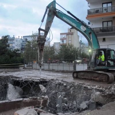 Üzeri betonla kapatılan Gavur Deresi, sel sonrası açıldı