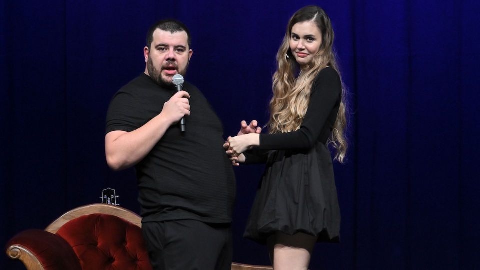 Yenenler çiftinden kahkaha terapisi