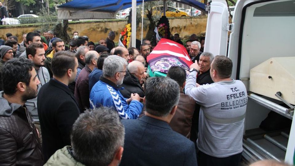 Hülya hemşire 12 yıl savaştığı kansere yenik düştü