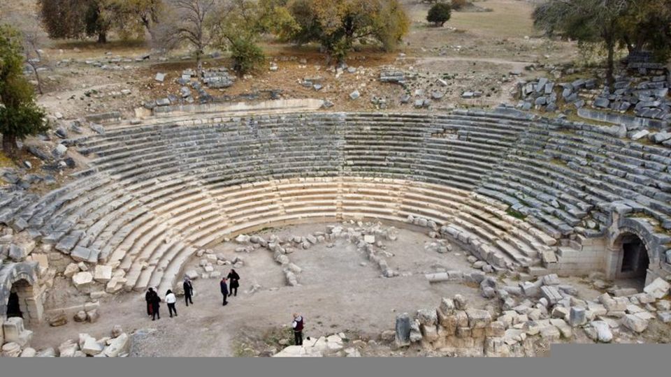 Çukurova'nın Efes'inde bulundu... Yunus kabartmalı!