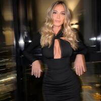 Kadife tulumuyla kendine hayran bıraktı!