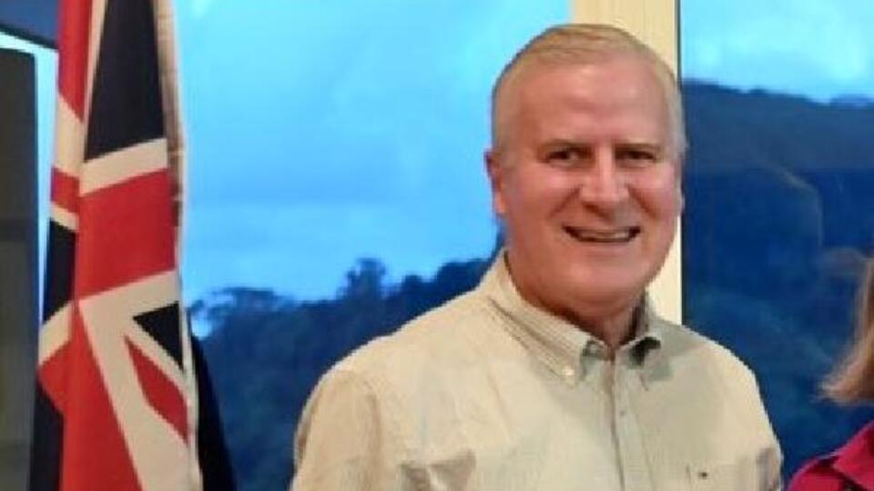 Avustralyalı vekil yerli içeceği içti, hastalandı