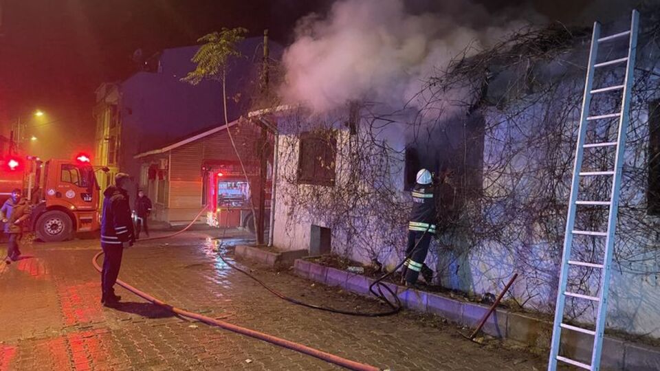 Kullanılmayan evde yangın çıktı