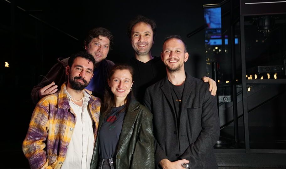 'Şimdi' DasDas'ta prömiyer yaptı