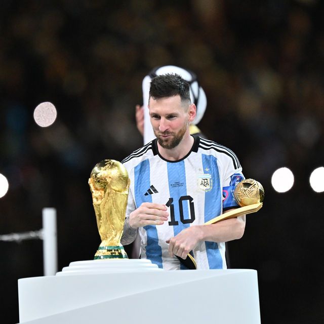 İlk sözleşmesi peçeteye yapıldı!