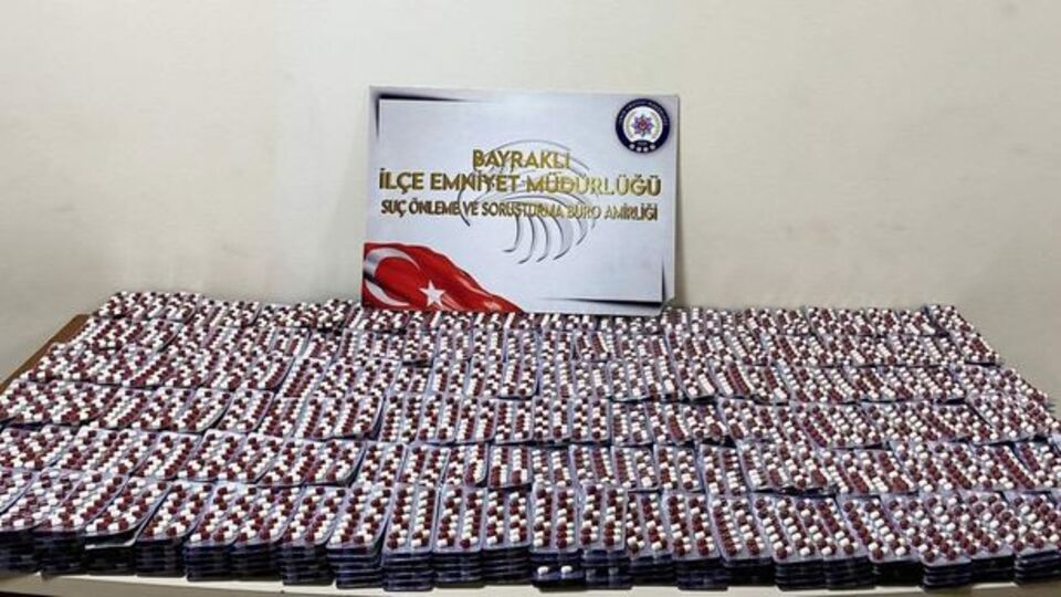 İzmir'de 13 bin sentetik uyuşturucu hap ele geçirildi: 2 gözaltı