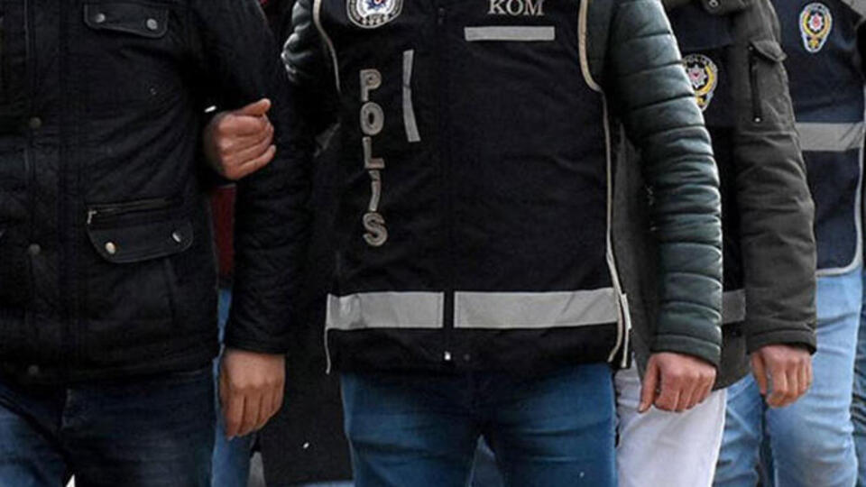 İzmir merkezli 13 ilde eş zamanlı FETÖ operasyonu