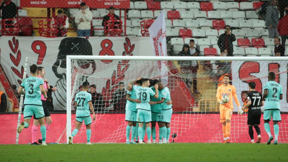 Antalya'nın son 16 bileti Wright'tan!