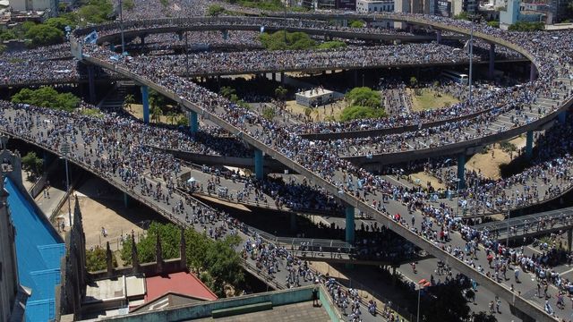 Arjantin'de facianın eşiğinden dönüldü