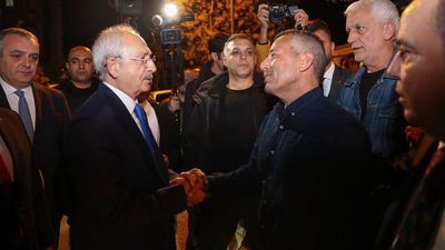CHP lideri Kılıçdaroğlu, şehit ailesini ziyaret etti