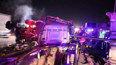 Sakarya'da iki TIR çarpıştı: 1 ölü