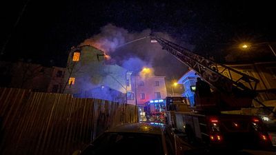 Bursa'da metruk binada yangın çıktı, 1 kişi kurtarıldı