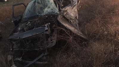 Kamyonetle otomobil çarpıştı! 2 ölü, 5 yaralı