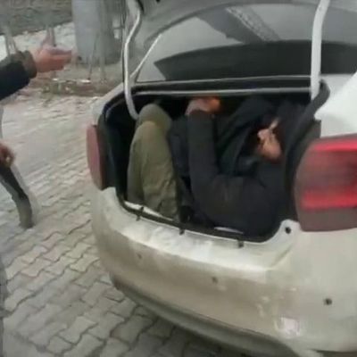 5 kişilik otomobilden 15 kişi çıktı!