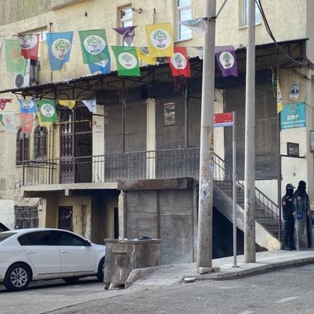DBP'ye soruşturma: 14 gözaltı