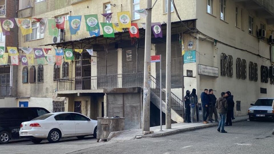 DBP'ye soruşturma: 14 gözaltı