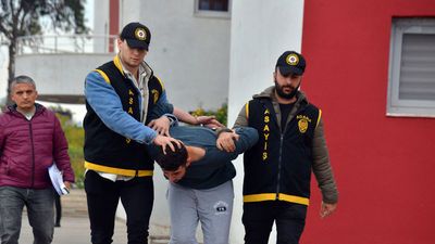 İntihar etmesinden korkmuştu! Oğlu öldürdü
