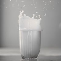 Dondurulmuş anne sütü ne kadar sürede tüketilmeli?