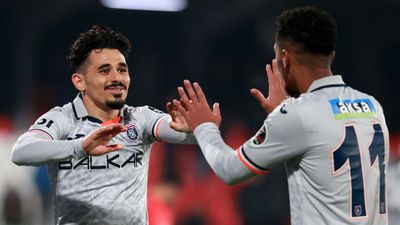 Başakşehir galibiyetle döndü!