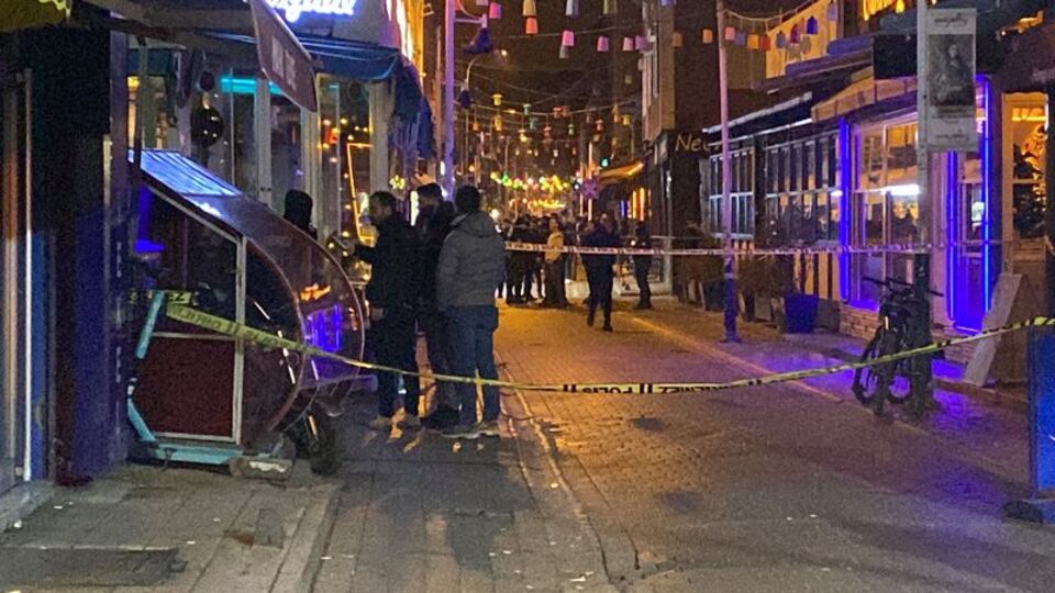 Tartıştığı mekan çalışanını tabancayla öldürdü