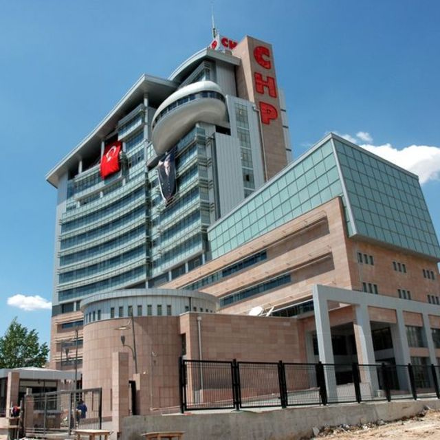 CHP'de 4 il başkanı istifa etti