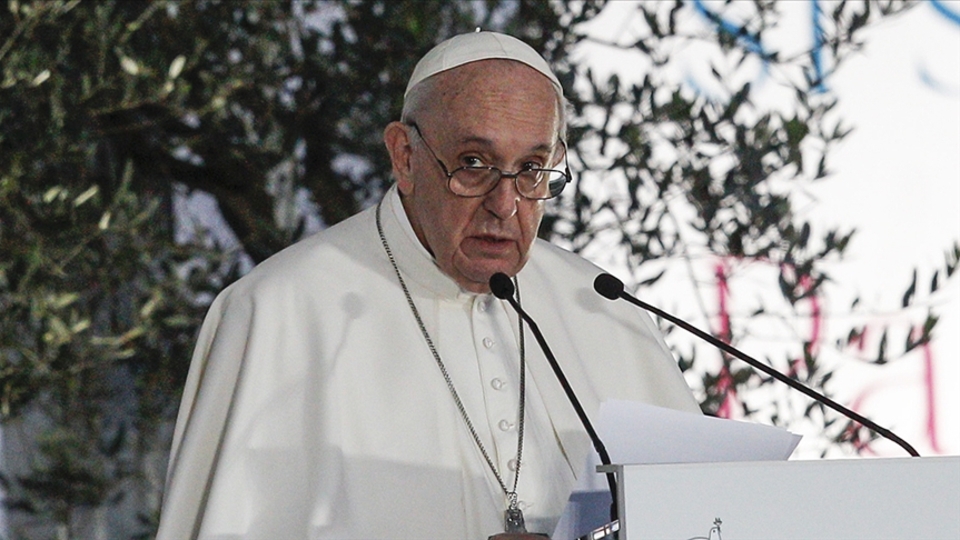 Papa Franciscus, Vatikan'daki geleneksel Noel ayinini yönetti