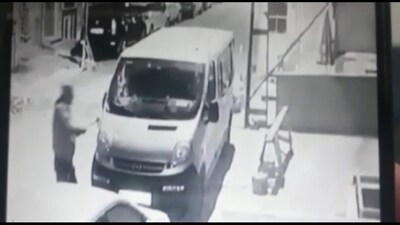 Karısını dövdü, kayınpederinin aracına baltayla saldırdı!