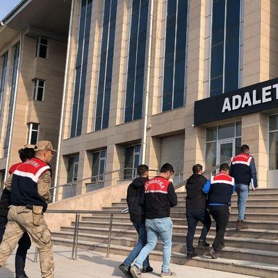 Van'da Afgan göçmenleri rehin aldılar!