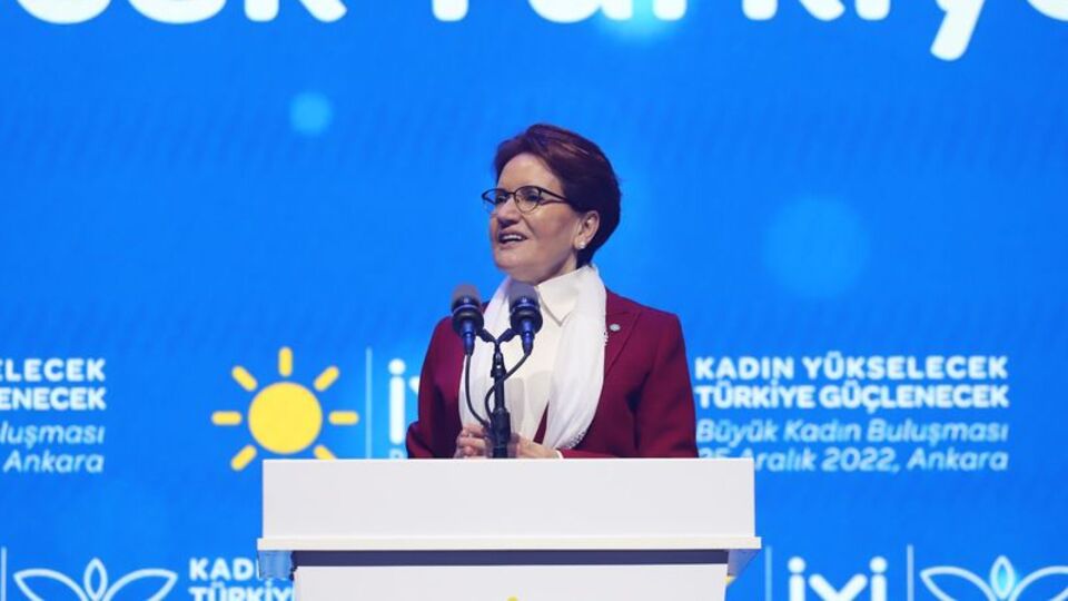Akşener 'Büyük Kadın Buluşması'nda konuştu