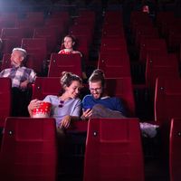 Sinema koltukları neden kırmızı? Asıl sebebi buymuş!