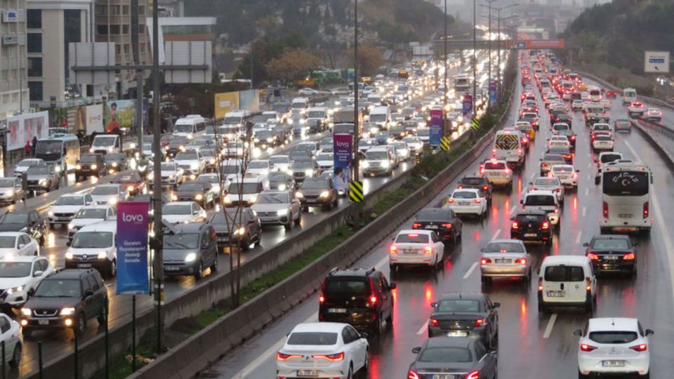 İşte haftanın ilk iş günü İstanbul'da trafik yoğunluğu!