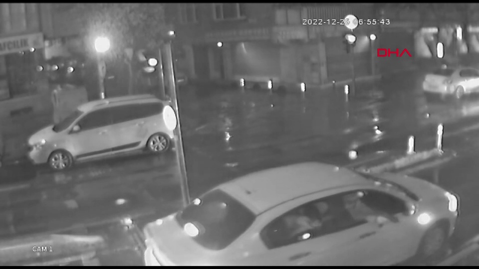 İstanbul'un göbeğinde eğlence mekanına Uzi'li saldırı!