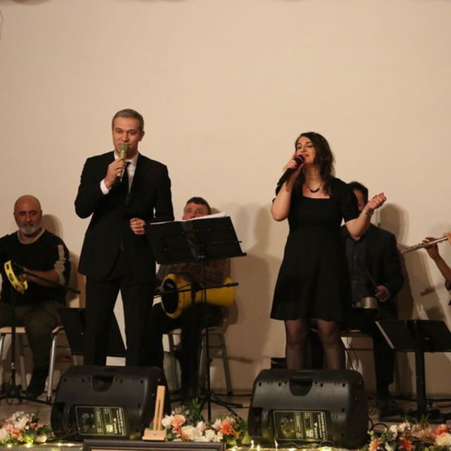 Abana'da "Neşet Ertaş Türküleri ve Anma Gecesi" düzenlendi