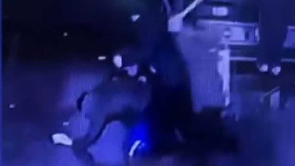 Toptancı halindeki sopalı saldırı kamerada