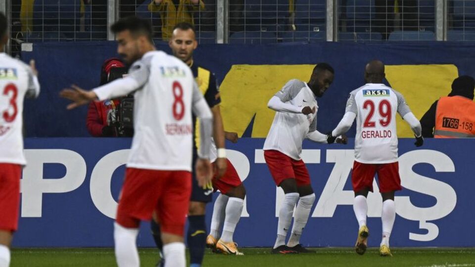 Ümraniye deplasmanda ilk kez kazandı!