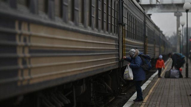 Geçen ay Rus birliklerinden geri alınan Herson'da yoğun topçu saldırısı: Ukraynalı siviller kenti terk ediyor